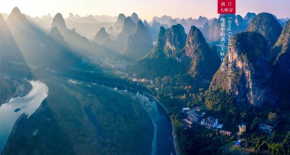 Yangshuo Picturesque Resort - Free Train Station Pick Up and Drop Off -Free hiking activity- Excellent service - Breathtaking scenery-close to Xingping Ancient Town